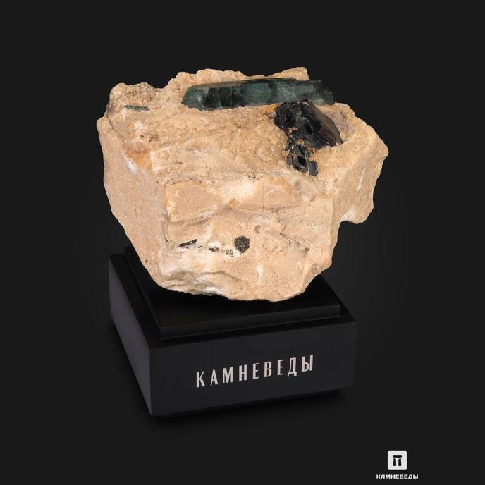 Апатит с флогопитом в кальците, 11х8,8х5 см
