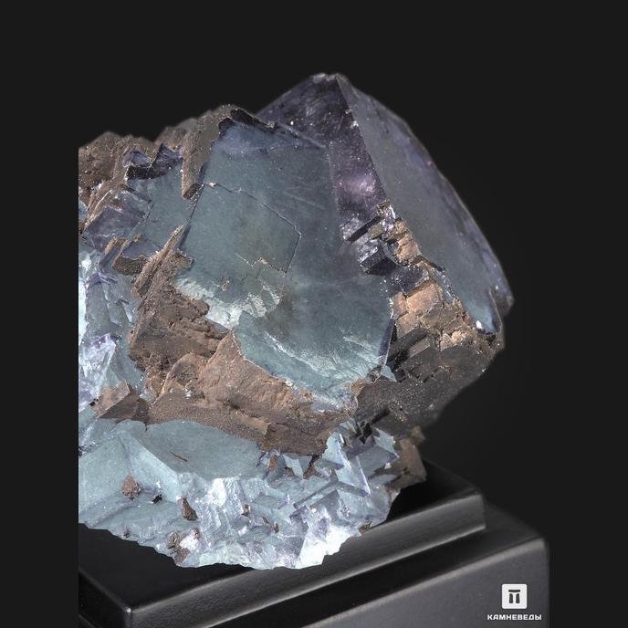 Флюорит, 9х5,6х4,7 см