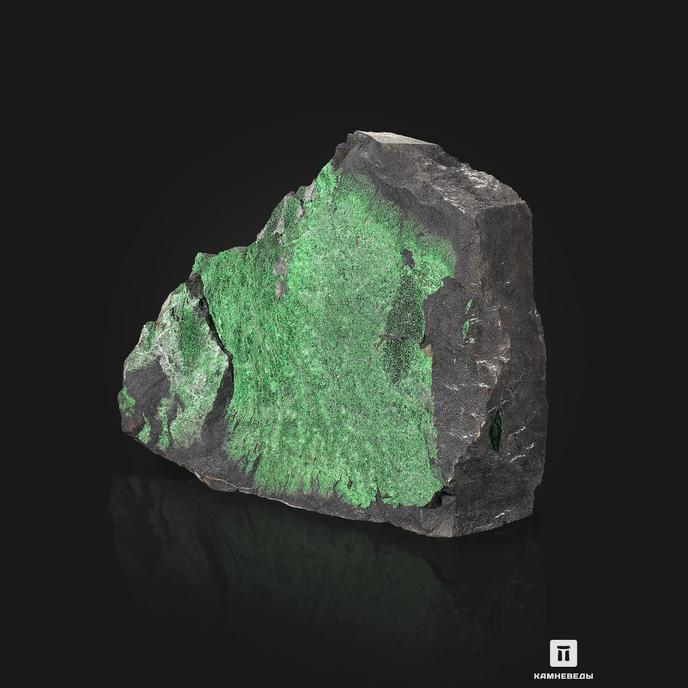 Уваровит (зелёный гранат), 38,5х32,5х16 см