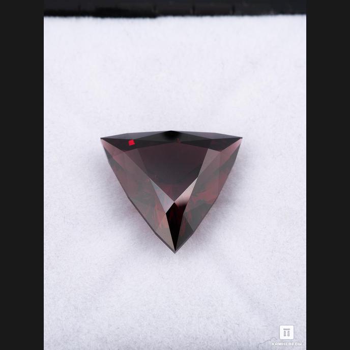Альмандин (гранат), огранка 16х15 мм (11 ct)